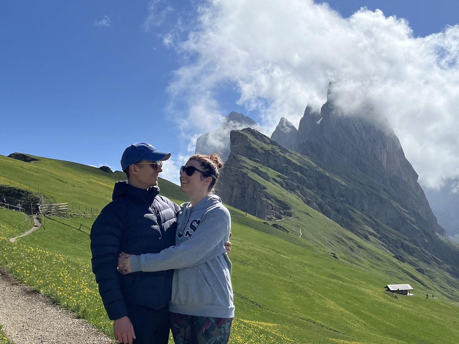 Nous deux devant les sommets de Seceda